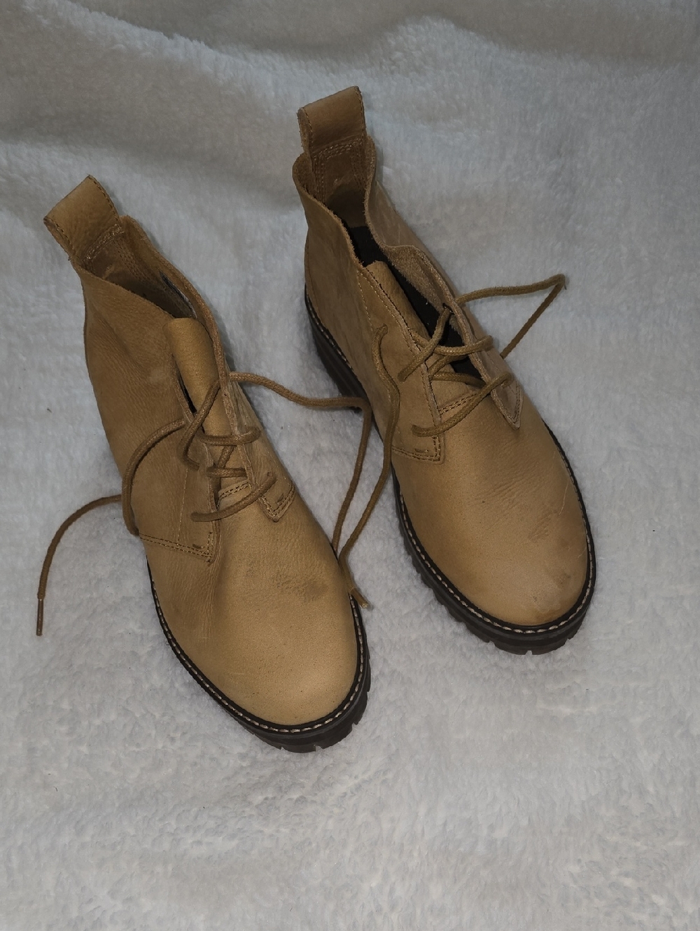 Timberland Chukka Tan Leather Lace-Up Ankle Boots